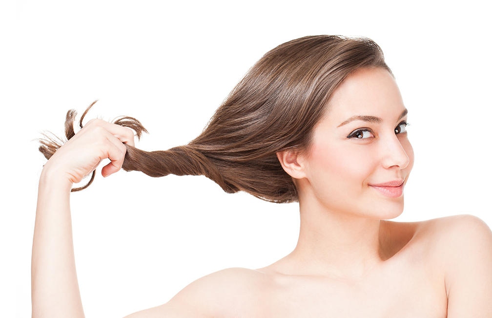 Dame mit Haarproblemen, die sie in den Griff bekommen hat mit Arganöl von Argandor Dame mit Haarproblemen, die sie in den Griff bekommen hat mit Arganöl von Argandor