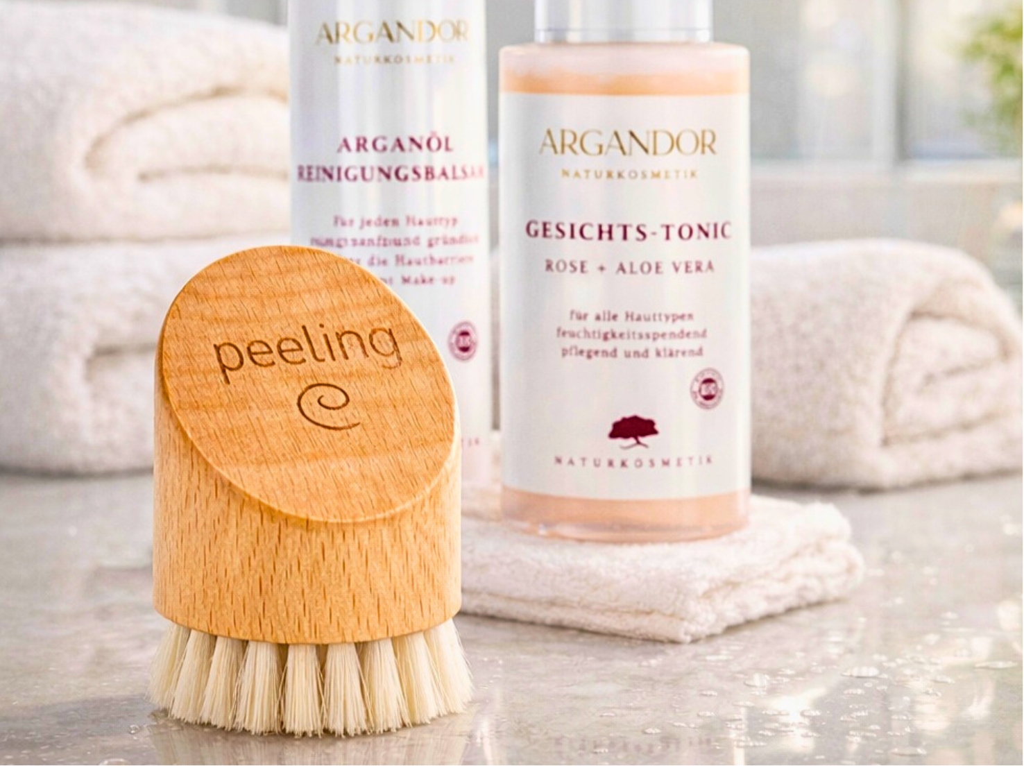 Gesichtsbürste aus Buchenholz ✅ Trockenbürsten ✅ Peeling und Massage ✅ stimuliert das Bindegewebe ✅ frischer Teint